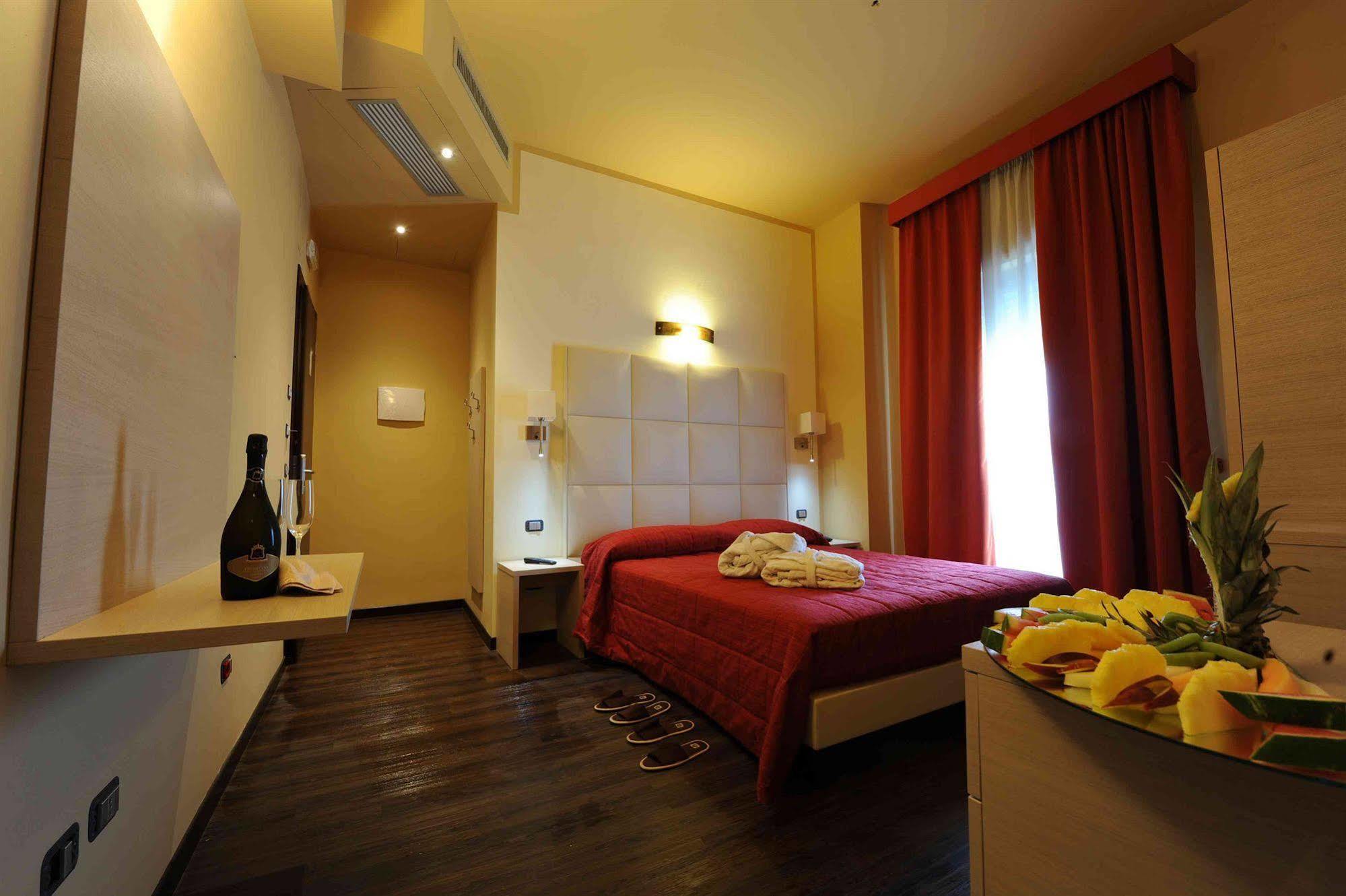 Maiorano Boutique Hotel Манфредония Экстерьер фото